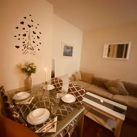 Parc Buttes-chaumont شقة باريس